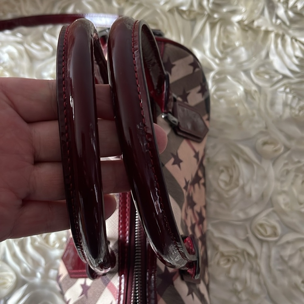 Authentic Burberry two ways bag - Picture 10 of 17